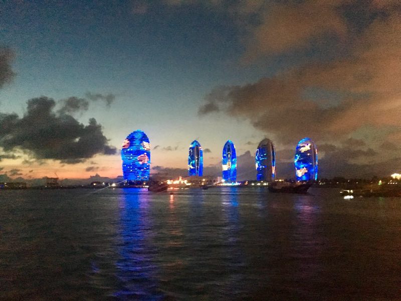 三亚湾夜景