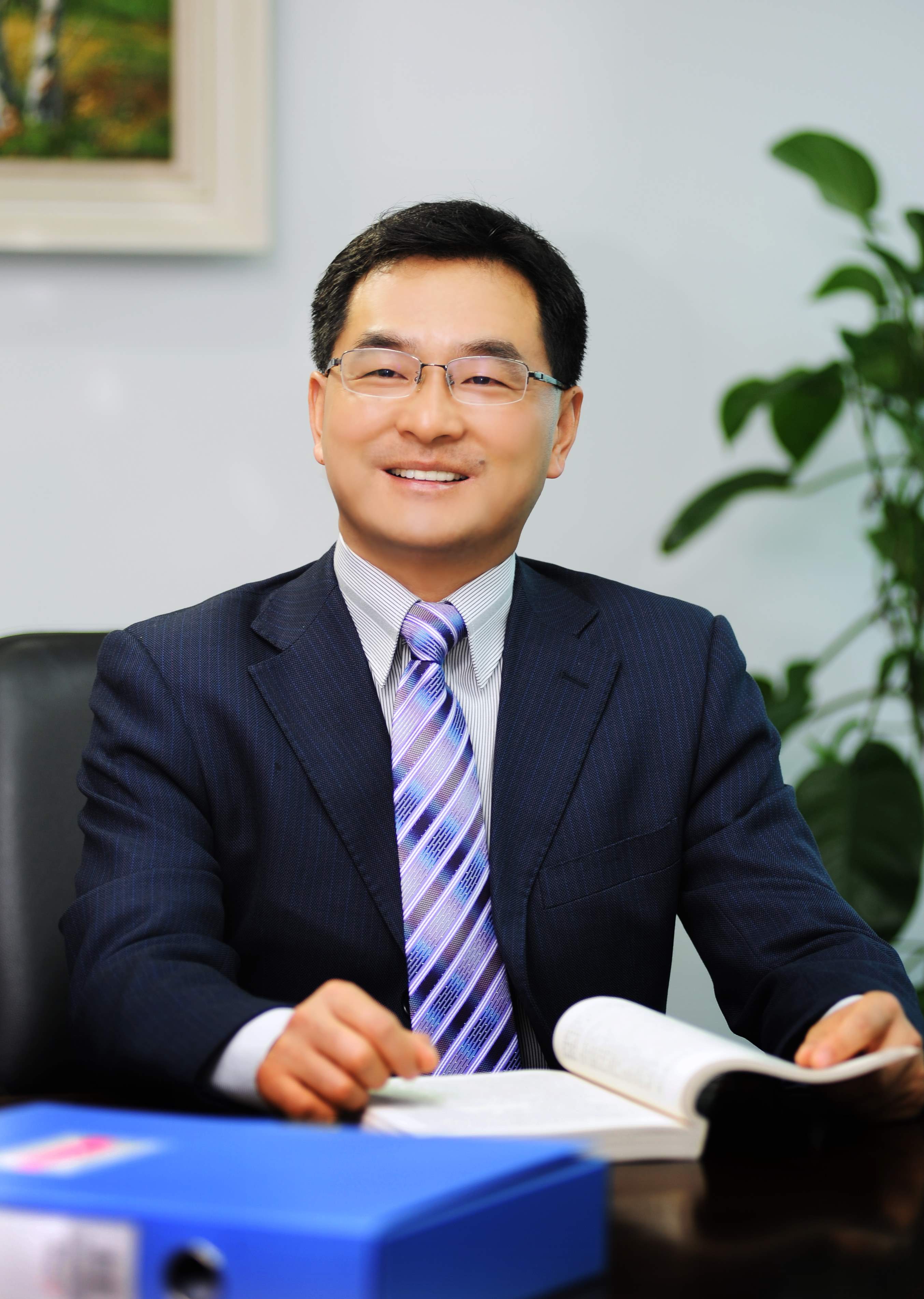 封晓骏.jpg